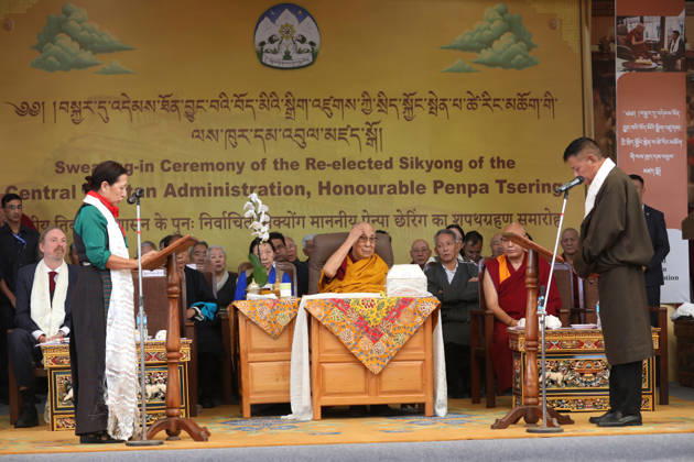 Oath ceremony of Tibetan Parliament-in-Exile at Dharamshala, India Tibetan spiritual leader, the Dalai Lama (C), attends the oath taking ceremony of Penpa Tsering (R), as Sikyong, (President of the Central Tibetan Administration) at Dharamshala in India on May 27, 2026. Penpa Tsering has been re-elected as Sikyong for a second five-year term after securing more than 60 per cent of the votes. The Dalai Lama fled Tibet following a failed uprising against a Chinese invasion in 1959 and has been living in exile in Dharamsala, northern India where the Tibetan government-in-exile is based. Dharamshala india  Copyright: xMatrixxImagesx xSanjayxBaidx