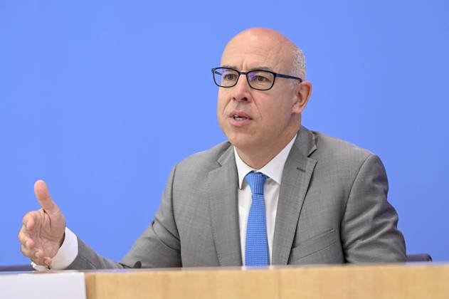 ABB BPK-GUTACHTEN- Prof. Dr. Gabriel Felbermayr Bericht zum Thema Vorstellung des Fruehjahrsgutachten 2026-Sachverstaendigenrat zur Begutachtung der gesamtwirtschaftlichen Entwicklung auf der BPK Bundespressekonferenz in Berlin am 27.05.2026 Berlin Deutschland