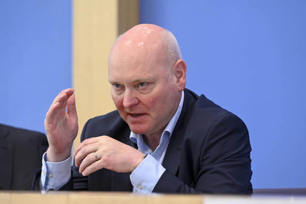 ABB BPK-GUTACHTEN - Prof. Dr. Achim Truger Bericht zum Thema Vorstellung des Fruehjahrsgutachten 2026-Sachverstaendigenrat zur Begutachtung der gesamtwirtschaftlichen Entwicklung auf der BPK Bundespressekonferenz in Berlin am 27.05.2026 Berlin Deutschland