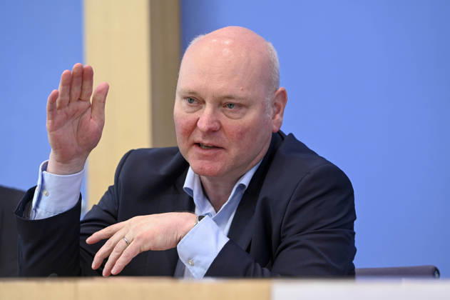 ABB BPK-GUTACHTEN - Prof. Dr. Achim Truger Bericht zum Thema Vorstellung des Fruehjahrsgutachten 2026-Sachverstaendigenrat zur Begutachtung der gesamtwirtschaftlichen Entwicklung auf der BPK Bundespressekonferenz in Berlin am 27.05.2026 Berlin Deutschland
