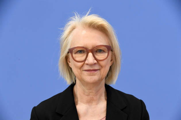 ABB BPK-GUTACHTEN - Prof. Dr. Dr. h.c. Monika Schnitzer, Vorsitzende Bericht zum Thema Vorstellung des Fruehjahrsgutachten 2026-Sachverstaendigenrat zur Begutachtung der gesamtwirtschaftlichen Entwicklung auf der BPK Bundespressekonferenz in Berlin am 27.05.2026 Berlin Deutschland