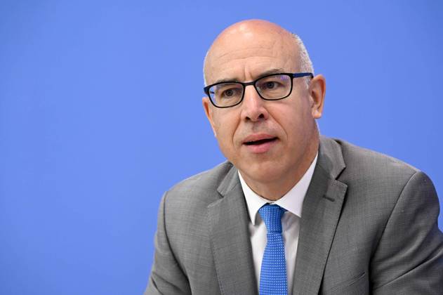 ABB BPK-GUTACHTEN- Prof. Dr. Gabriel Felbermayr Bericht zum Thema Vorstellung des Fruehjahrsgutachten 2026-Sachverstaendigenrat zur Begutachtung der gesamtwirtschaftlichen Entwicklung auf der BPK Bundespressekonferenz in Berlin am 27.05.2026 Berlin Deutschland