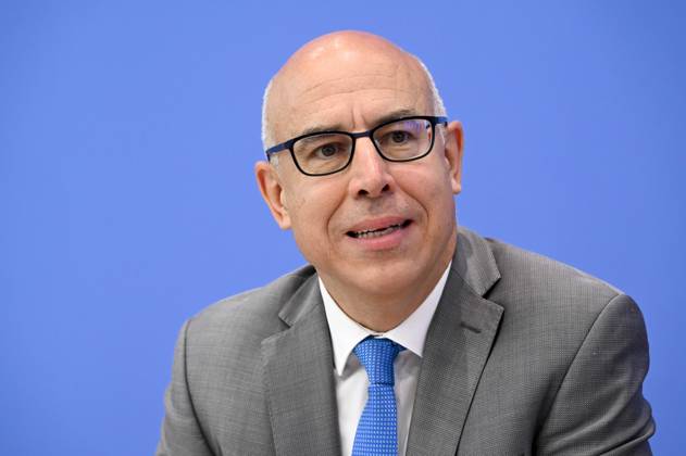 ABB BPK-GUTACHTEN- Prof. Dr. Gabriel Felbermayr Bericht zum Thema Vorstellung des Fruehjahrsgutachten 2026-Sachverstaendigenrat zur Begutachtung der gesamtwirtschaftlichen Entwicklung auf der BPK Bundespressekonferenz in Berlin am 27.05.2026 Berlin Deutschland