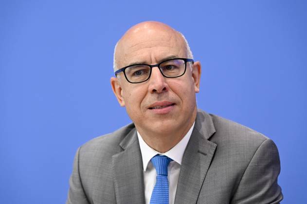 ABB BPK-GUTACHTEN- Prof. Dr. Gabriel Felbermayr Bericht zum Thema Vorstellung des Fruehjahrsgutachten 2026-Sachverstaendigenrat zur Begutachtung der gesamtwirtschaftlichen Entwicklung auf der BPK Bundespressekonferenz in Berlin am 27.05.2026 Berlin Deutschland