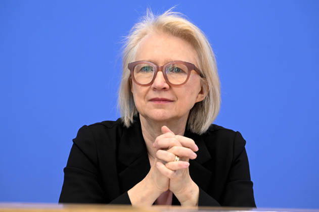 ABB BPK-GUTACHTEN - Prof. Dr. Dr. h.c. Monika Schnitzer, Vorsitzende Bericht zum Thema Vorstellung des Fruehjahrsgutachten 2026-Sachverstaendigenrat zur Begutachtung der gesamtwirtschaftlichen Entwicklung auf der BPK Bundespressekonferenz in Berlin am 27.05.2026 Berlin Deutschland