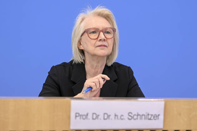 ABB BPK-GUTACHTEN - Prof. Dr. Dr. h.c. Monika Schnitzer, Vorsitzende Bericht zum Thema Vorstellung des Fruehjahrsgutachten 2026-Sachverstaendigenrat zur Begutachtung der gesamtwirtschaftlichen Entwicklung auf der BPK Bundespressekonferenz in Berlin am 27.05.2026 Berlin Deutschland