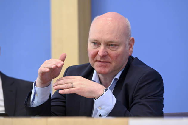ABB BPK-GUTACHTEN - Prof. Dr. Achim Truger Bericht zum Thema Vorstellung des Fruehjahrsgutachten 2026-Sachverstaendigenrat zur Begutachtung der gesamtwirtschaftlichen Entwicklung auf der BPK Bundespressekonferenz in Berlin am 27.05.2026 Berlin Deutschland