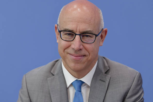 Wirtschaftsweise stellen Frühjahrsgutachten vor 2026-05-27 Deutschland, Berlin Bundespressekonferenz: Der Sachverständigenrat zur Begutachtung der gesamtwirtschaftlichen Entwicklung präsentiert sein Frühjahrsgutachten 2026. Im Bild Prof. Dr. Gabriel Felbermayr, Ph.D.