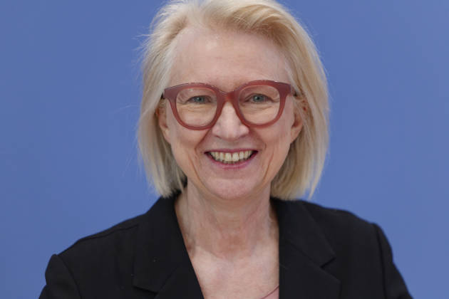 Wirtschaftsweise stellen Frühjahrsgutachten vor 2026-05-27 Deutschland, Berlin Bundespressekonferenz: Der Sachverständigenrat zur Begutachtung der gesamtwirtschaftlichen Entwicklung präsentiert sein Frühjahrsgutachten 2026. Im Bild Prof. Dr. Monika Schnitzer, Vorsitzende..
