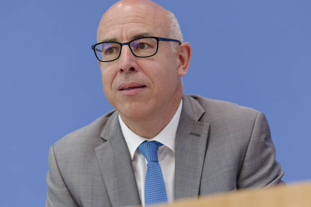 Wirtschaftsweise stellen Frühjahrsgutachten vor 2026-05-27 Deutschland, Berlin Bundespressekonferenz: Der Sachverständigenrat zur Begutachtung der gesamtwirtschaftlichen Entwicklung präsentiert sein Frühjahrsgutachten 2026. Im Bild Prof. Dr. Gabriel Felbermayr, Ph.D.