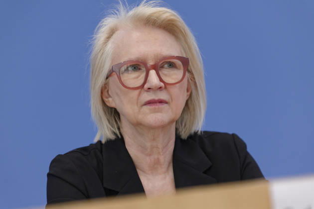 Wirtschaftsweise stellen Frühjahrsgutachten vor 2026-05-27 Deutschland, Berlin Bundespressekonferenz: Der Sachverständigenrat zur Begutachtung der gesamtwirtschaftlichen Entwicklung präsentiert sein Frühjahrsgutachten 2026. Im Bild Prof. Dr. Monika Schnitzer, Vorsitzende..