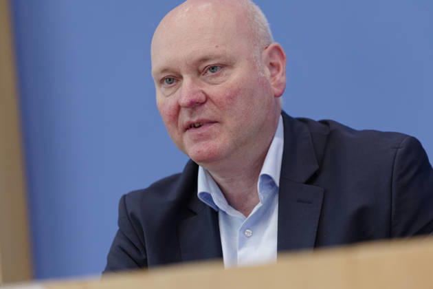 Wirtschaftsweise stellen Frühjahrsgutachten vor 2026-05-27 Deutschland, Berlin Bundespressekonferenz: Der Sachverständigenrat zur Begutachtung der gesamtwirtschaftlichen Entwicklung präsentiert sein Frühjahrsgutachten 2026. Im Bild Prof. Dr. Achim Truger.