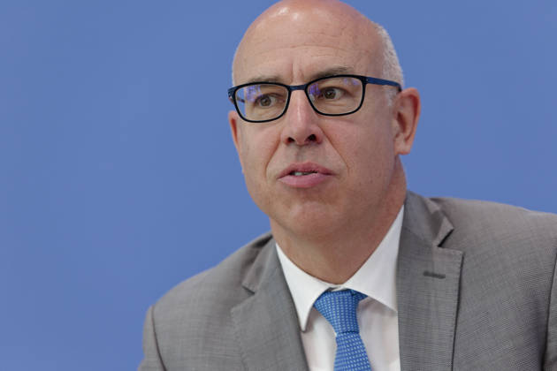 Wirtschaftsweise stellen Frühjahrsgutachten vor 2026-05-27 Deutschland, Berlin Bundespressekonferenz: Der Sachverständigenrat zur Begutachtung der gesamtwirtschaftlichen Entwicklung präsentiert sein Frühjahrsgutachten 2026. Im Bild Prof. Dr. Gabriel Felbermayr, Ph.D.