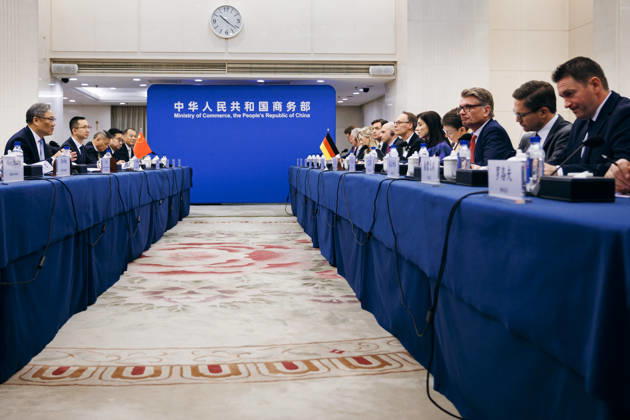 Katherina Reiche (CDU), Bundesministerin fuer Wirtschaft und Energie trifft WANG Wentao, Handelsminister Chinas zu einem Gespraech in Peking, 27.05.2026. Fotografiert im Auftrag des Bundesministerium fuer Wirtschaft und Energie (BMWE) Peking China Copyright: xFelixxZahn BMWEx