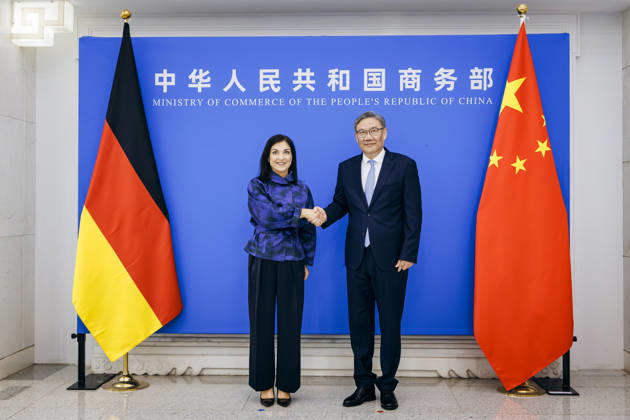 Katherina Reiche (CDU), Bundesministerin fuer Wirtschaft und Energie trifft WANG Wentao, Handelsminister Chinas zu einem Gespraech in Peking, 27.05.2026. Fotografiert im Auftrag des Bundesministerium fuer Wirtschaft und Energie (BMWE) Peking China Copyright: xFelixxZahn BMWEx