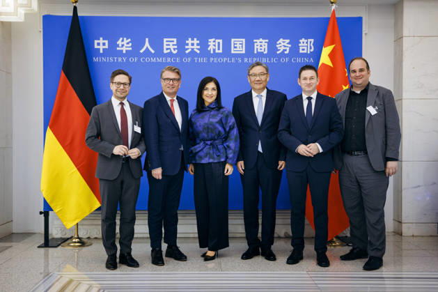Katherina Reiche (CDU), Bundesministerin fuer Wirtschaft und Energie trifft WANG Wentao, Handelsminister Chinas zu einem Gespraech in Peking, 27.05.2026. Fotografiert im Auftrag des Bundesministerium fuer Wirtschaft und Energie (BMWE) Peking China Copyright: xFelixxZahn BMWEx