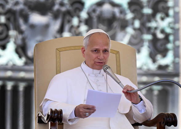 Pope Leo XIV Leads The General Audience - Vatican Pope Leo XIV attends the weekly general audience in Saint Peter’s square, Vatican on May 27, 2026. Photo by Eric Vandeville ABACAPRESS.COM Rome Vatican (or Holy See)  Copyright: xABACAx