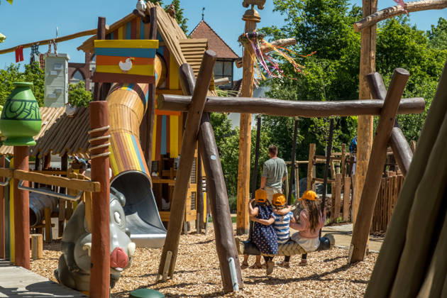 Eröffnung des neuen Themenbereichs Idefix Abenteuerland im Freizeitpark Belantis bei Leipzig. Der familienorientierte Erlebnisbereich rund um die bekannten Asterix-Figuren ist Teil der geplanten Weiterentwicklung des Parks zum zukünftigen Asterix-Park Deutschland. Eröffnung Idefix Abenteuerland