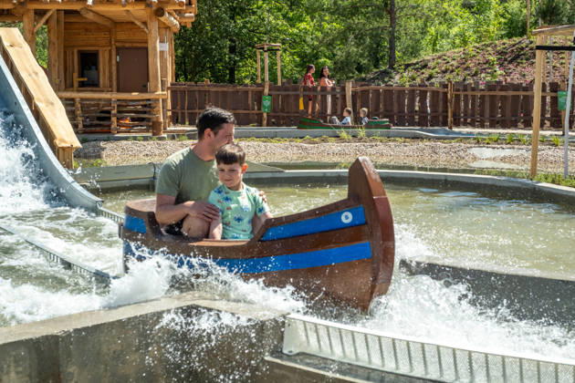 Eröffnung des neuen Themenbereichs Idefix Abenteuerland im Freizeitpark Belantis bei Leipzig. Der familienorientierte Erlebnisbereich rund um die bekannten Asterix-Figuren ist Teil der geplanten Weiterentwicklung des Parks zum zukünftigen Asterix-Park Deutschland. Eröffnung Idefix Abenteuerland