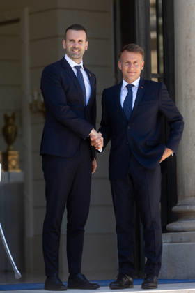 Le Président de la République Emmanuel Macron reçoit Milojko Spajic, Premier ministre du Monténégro, au palais de lElysée à Paris, le 27 mai 2026 Tophaine Lebely Bestimage President Emmanuel Macron receives Milojko Spajic, Prime Minister of Montenegro, at the Elysée Palace in Paris, on May 27, 2026 Paris France  Copyright: xTiphainexLebelyx xBestimagexTiphainexLebelyx xBestimagex