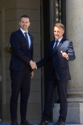 Le Président de la République Emmanuel Macron reçoit Milojko Spajic, Premier ministre du Monténégro, au palais de lElysée à Paris, le 27 mai 2026 Tophaine Lebely Bestimage President Emmanuel Macron receives Milojko Spajic, Prime Minister of Montenegro, at the Elysée Palace in Paris, on May 27, 2026 Paris France  Copyright: xTiphainexLebelyx xBestimagexTiphainexLebelyx xBestimagex