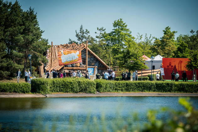 Eröffnung des neuen Themenbereichs Idefix Abenteuerland im Freizeitpark Belantis bei Leipzig. Der familienorientierte Erlebnisbereich rund um die bekannten Asterix-Figuren ist Teil der geplanten Weiterentwicklung des Parks zum zukünftigen Asterix-Park Deutschland. Eröffnung Idefix Abenteuerland