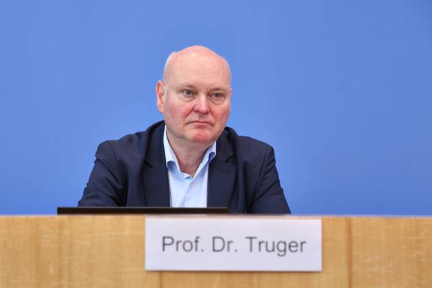 Berlin, Deutschland, 27.05.2026: Bundespressekonferenz: Vorstellung des Frühjahrsgutachten 2026 - Sachverständigenrat zur Begutachtung der gesamtwirtschaftlichen Entwicklung: Achim Truger Copyright: xdtsxNachrichtenagenturx dts_120814