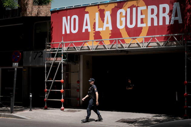 Spanish police enter Socialist Party headquarters in funding probe MADRID, SPAIN - MAY 27: Spanish police entered the headquarters of the ruling Socialist Party (PSOE) amid ongoing corruption scandals involving senior party members and government officials in Madrid, Spain, on May 27, 2026. Diego Radames Anadolu Madrid Spain. Editorial use only. Please get in touch for any other usage.  Copyright: x2026xAnadoluxDiegoxRadamesx