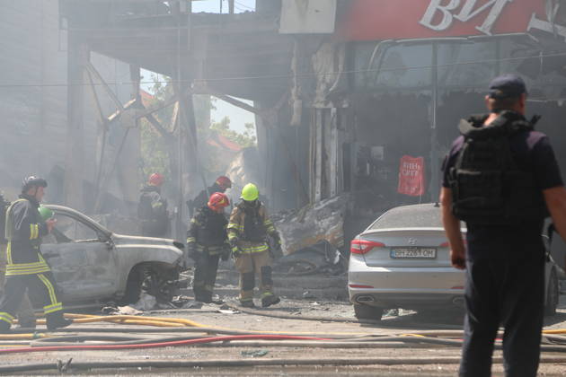 Russian attack injures 11 in Odesa ODESA, UKRAINE - MAY 27: Emergency services operate in the area where a Russian Shahed drone strike hit, injuring 11 people including two children in Odesa, Ukraine on May 27, 2026. Two stores and a post office were damaged in the attack. Nina Lyashonok Anadolu Odesa Ukraine. Editorial use only. Please get in touch for any other usage.  Copyright: x2026xAnadoluxNinaxLyashonokx