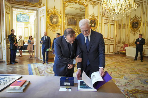 Store moter Frankrikes president Emmanuel Macron i Paris. Paris, Frankrike 20260527. Statsminister Jonas Gahr Store etter motert med Frankrikes statsminister SÃ bastien Lecornu i Paris onsdag ettermiddag. Foto: Ole Berg-Rusten NTB Paris Frankrike 3UGh0BmkUQg EDITORIAL USE ONLY Ref:_POL3UGh0BmkUQg.jpg Copyright: xOlexBerg-Rustenx xNTBx
