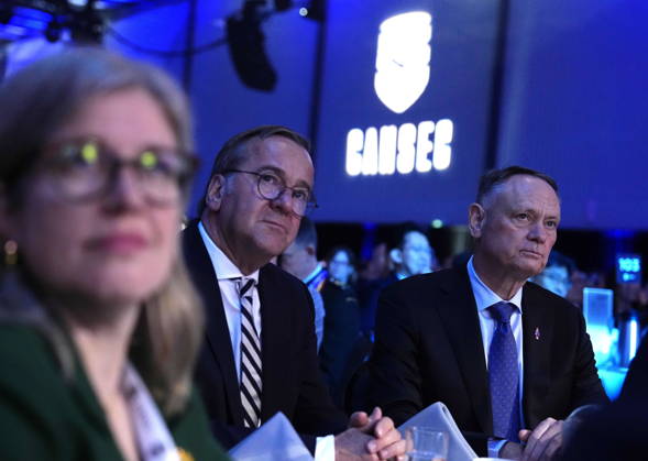 May 27, 2026, Ottawa, On, CANADA: Canada s Minister of National Defence David McGuinty, right, and German s Minister of Defence Boris Pistorius, centre, look on at the Canadian Association of Defence and Security Industries annual defence industry trade show CANSEC, in Ottawa, on Wednesday, May 27, 2026. Ottawa CANADA - ZUMAc35_ 20260527_zaf_c35_044 Copyright: xJustinxTangx