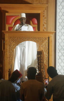 Eid al-Adha in Abidjan, Ivory Coast Muslims attend the prayers marking Eid al-Adha in Abidjan, Ivory Coast, May 27, 2026. Abidjan Ivory Coast  Copyright: xMatrixxImagesx xJosephxZahuix