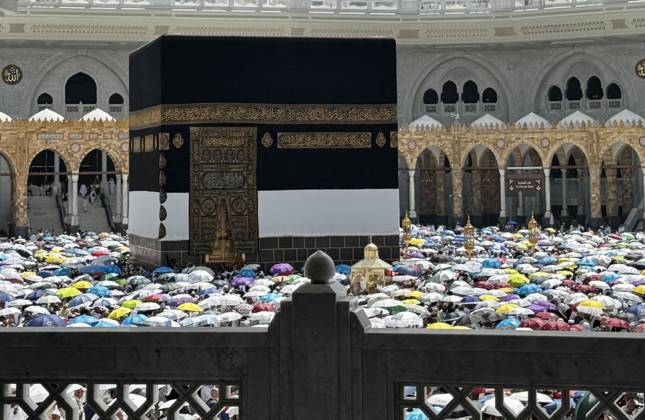 More than 1.7 million Muslims become pilgrims MECCA, SAUDI ARABIA - MAY 27: More than 1.7 million Muslims complete the Hajj and become pilgrims on the first day of the Eid al-Adha in Mecca, Saudi Arabia on May 27, 2026. Ali Atmaca Anadolu Mecca Saudi Arabia. Editorial use only. Please get in touch for any other usage.  Copyright: x2026xAnadoluxAlixAtmacax