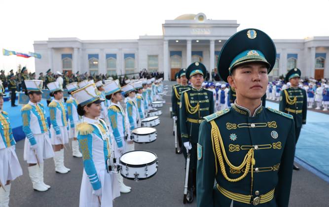 Kazakhstan Russia 9174673 27.05.2026 Kazakh honour guards stand at attention during a welcome ceremony for Russian President Vladimir Putin upon his arrival at Nursultan Nazarbayev International Airport in Astana, Kazakhstan. Alexander Kazakov Sputnik Astana Kazakhstan  Copyright: xAlexanderxKazakovx