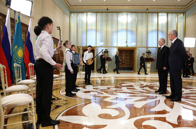 KAZAKHSTAN, ASTANA - MAY 27, 2026: Kazakhstan s President Kassym-Jomart Tokayev (R) and Russia s President Putin (2nd R) are seen during a ceremony marking Putin s arrival at Nursultan Nazarbayev International Airport. The Russian president arrived in Kazakhstan on a state visit Astana Kazakhstan  - ZUMAt113 20260527_zaa_t113_545 Copyright: xAlexanderxKazakovx