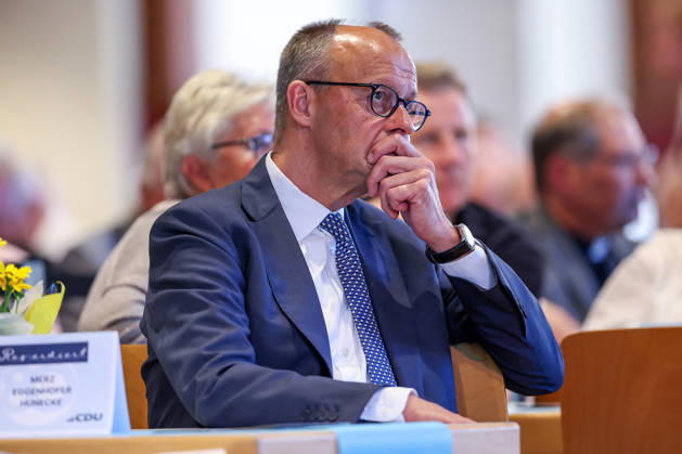 27.05.2026, Politik, Bundeskanzler Friedrich Merz (CDU) zu Gast als Festredner beim Festakt in der Schützenhalle Hüsten bei Arnsberg. 80 Jahre Neheim-Hüstener Programm. Nordrhein-Westfalen Deutschland