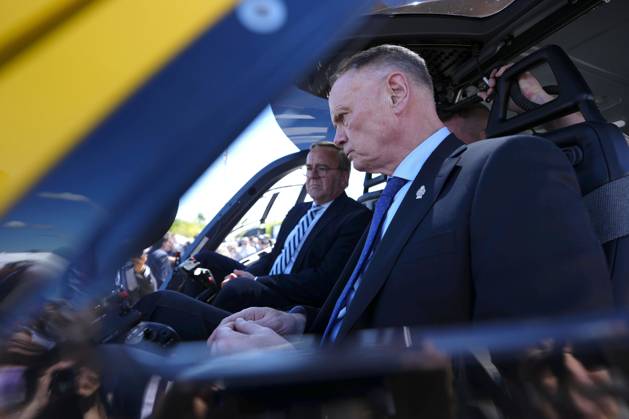 May 27, 2026, Ottawa, On, CANADA: Canada s Minister of National Defence David McGuinty, right, and German s Minister of Defence Boris Pistorius, left, seat in the cockpit of a CT-153 Juno (Airbus H135) helicopter, at the Canadian Association of Defence and Security Industries annual defence industry trade show CANSEC, in Ottawa, on Wednesday, May 27, 2026. Ottawa CANADA - ZUMAc35_ 20260527_zaf_c35_075 Copyright: xJustinxTangx