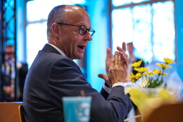 27.05.2026, Politik, Bundeskanzler Friedrich Merz (CDU) zu Gast als Festredner beim Festakt in der Schützenhalle Hüsten bei Arnsberg. 80 Jahre Neheim-Hüstener Programm. Nordrhein-Westfalen Deutschland