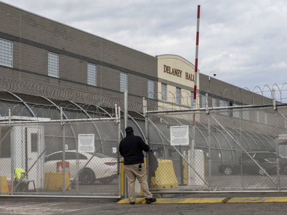 May 27, 2026, Newark, New Jersey, USA: A guard closes one of the gates to the Delaney Hall ICE detention center. Inside the facility detainees continue a hunger and labor strike over inhumane conditions and due process violations. For the past few days, clashes have taken place between ICE agents and those protesting detainee transfers and the conditions inside. Newark USA - ZUMAd155 20260527_znp_d155_003 Copyright: xSuexDorfmanx