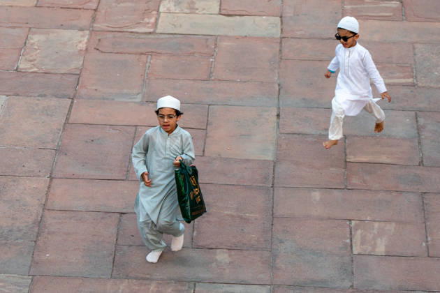 Eid al-Adha in India NEW DELHI, INDIA - MAY 28: Young worshippers arrive at Jama Masjid to offer Eid al-Adha prayers in New Delhi, India, on May 28, 2026. Amarjeet Kumar Singh Anadolu New Delhi India. Editorial use only. Please get in touch for any other usage.  Copyright: x2026xAnadoluxAmarjeetxKumarxSinghx
