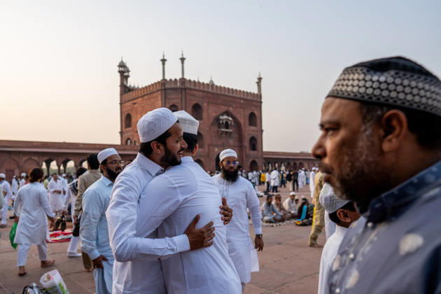 Eid al-Adha in India NEW DELHI, INDIA - MAY 28: Indian Muslims embrace and greet each other after offering Eid al-Adha prayers at Jama Masjid in New Delhi, India, on May 28, 2026. Amarjeet Kumar Singh Anadolu New Delhi India. Editorial use only. Please get in touch for any other usage.  Copyright: x2026xAnadoluxAmarjeetxKumarxSinghx