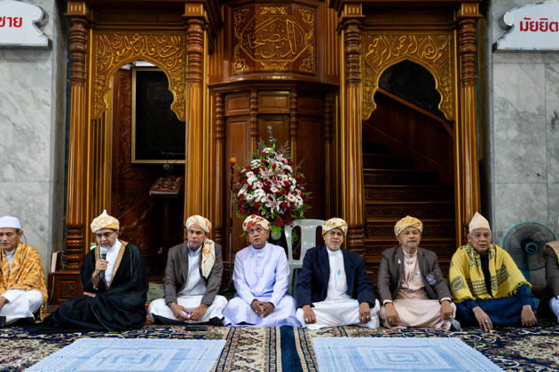 Eid al-Adha in Thailand BANGKOK, THAILAND - MAY 28: Leaders of the mosque lead the community in prayers. Thai Muslims pray during Eid al-Adha at Masjid Buddarul Mumineen mosque in Bangkok, Thailand on May 28, 2026. Matt Hunt Anadolu Bangkok Thailand. Editorial use only. Please get in touch for any other usage.  Copyright: x2026xAnadoluxMattxHuntx
