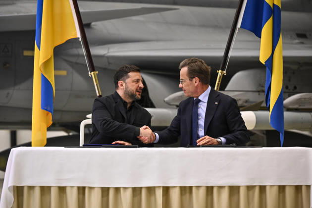 UPPSALA, SWEDEN 20260528 Swedish Prime Minister Ulf Kristersson and Ukrainian President Volodymyr Zelenskyj hold a press conference on aviation cooperation at Upplands Air Force F16 in Uppsala UPPSALA SWEDEN x10430x  Copyright: xChristinexOlsson TTx KRISTERSSON OCH ZELENSKYJ PA UPPLANDS FLYGFLOTTILJ Sps8sL536OY
