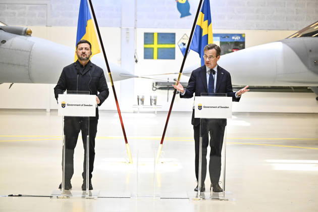 UPPSALA, SWEDEN 20260528 Ukrainian President Volodymyr Zelenskyj tv and Swedish Prime Minister Ulf Kristersson hold a press briefing on aviation cooperation at Upplands Flygflottilj F16 in Uppsala Sweden donates 16 Gripen aircraft to Ukraine In addition, Ukraine will buy up to 20 aircraft of the new Gripen E F, according to the government UPPSALA SWEDEN x10430x  Copyright: xChristinexOlsson TTx KRISTERSSON OCH ZELENSKYJ PA UPPLANDS FLYGFLOTTILJ glbrT1WkzQk