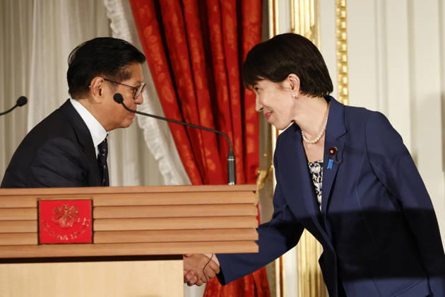 May 28, 2026, Tokyo, Japan: (L to R) Philippine President Ferdinand Marcos Jr. and Japanese Prime Minister Sanae Takaichi shakes hands at the end of a joint press conference at the Akasaka Palace State Guest House in Tokyo. Tokyo Japan - ZUMAm191 20260528_aap_m191_015 Copyright: xRodrigoxReyesxMarinx