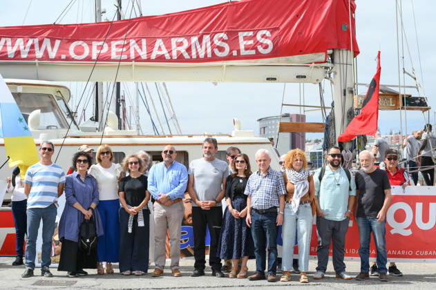 Óscar Camps and social representatives explain in Gran Canaria the details of the journey of the Open Arms boat to Cuba Representatives pose next to the Open Arms boat with humanitarian aid that will depart to Cuba, on May 28th, 2026, in Gran Canaria Canary Islands, Spain The meeting has the participation of the founder of Open Arms together with members of the Cabildo of Gran Canaria, the Red de Solidaridad Canario Cubana and the trade union CCOO with the aim of coordinating the transfer of essential food and medical supplies destined to alleviate the social situation of the civilian population on the Caribbean island 28 MAY 2026 Europa Press Canarias 28 05 2026 Gran Canaria Canarias Gran Canaria Canaria Gran Canaria Canarias Spain  Copyright: xEuropaxPressxCanariasx 7556358