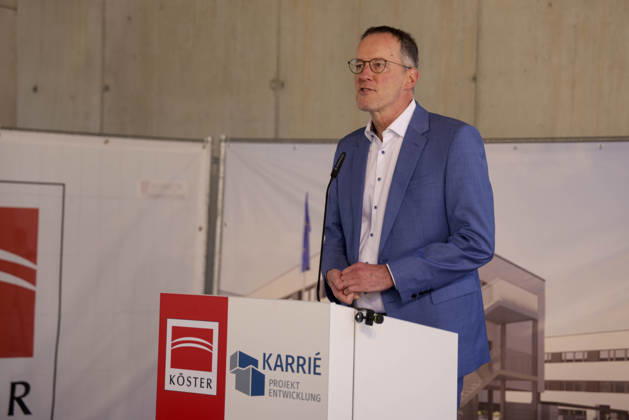 Richtfest des Neubau Zollamt Mainz und Finanzkontrolle Schwarzarbeit (FKS) im Mainzer Stadtteil Hechtsheim, Festredner Michael Ebling Minister für Wirtschaft, Tourismus, Energie und Klima des Landes Rheinland-Pfalz 28.05.26