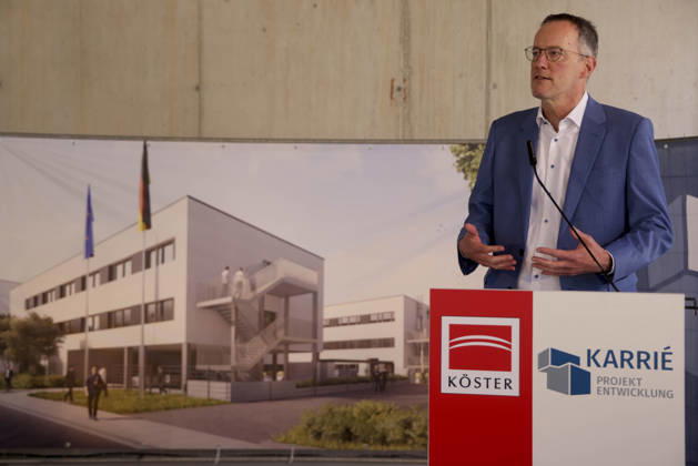 Richtfest des Neubau Zollamt Mainz und Finanzkontrolle Schwarzarbeit (FKS) im Mainzer Stadtteil Hechtsheim, Festredner Michael Ebling Minister für Wirtschaft, Tourismus, Energie und Klima des Landes Rheinland-Pfalz 28.05.26