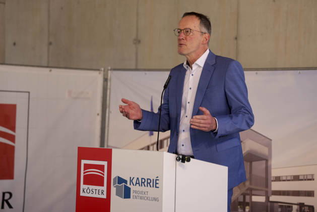 Richtfest des Neubau Zollamt Mainz und Finanzkontrolle Schwarzarbeit (FKS) im Mainzer Stadtteil Hechtsheim, Festredner Michael Ebling Minister für Wirtschaft, Tourismus, Energie und Klima des Landes Rheinland-Pfalz 28.05.26