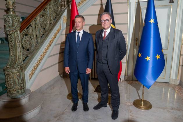 Prime Minister Bart De Wever (R) and Hungary Prime Minister Peter Magyar (L) are pictured at a diplomatic meeting between the Prime Ministers of Hungary and Belgium in Brussels, Thursday 28 May 2026.  JONASxROOSENS 175283607